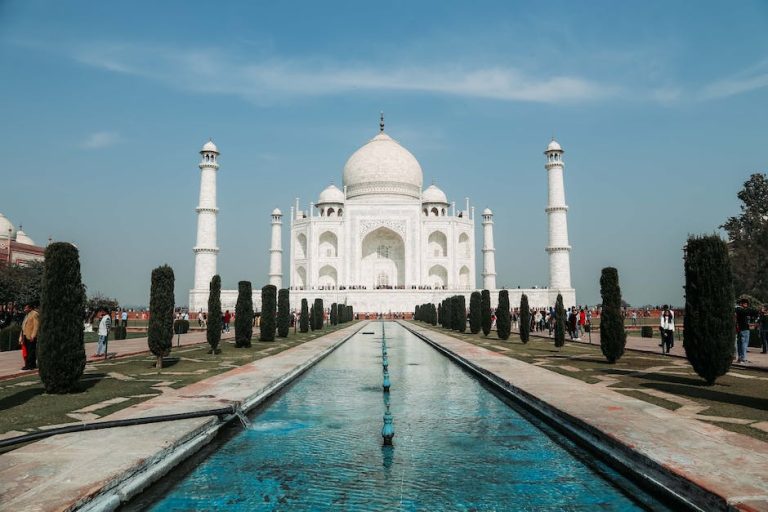 La Historia del Taj Mahal: Descubre los Secretos y Leyendas de Este Icónico Monumento